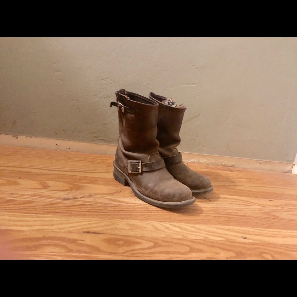 Frye 8r Engineer boots